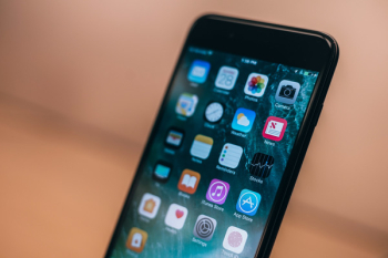 Turned on Black Iphone 7 Turned on Black Iphone 7