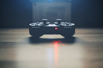turned on wireless dualshock game controller turned on wireless dualshock game controller