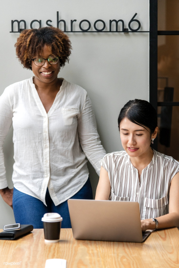 Two business women working together | Free stock photo - 414379 Two business women working together | Free stock photo - 414379