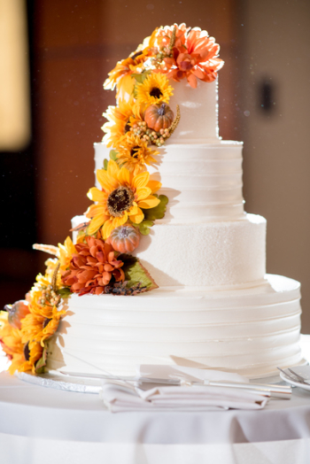 Vanilla 4-tier Cake With Flowers Accent Vanilla 4-tier Cake With Flowers Accent