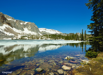 View of Lake Marie in Wyoming&#39;s Snowy Ran.. | Free public domain photo - 434631