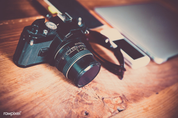 Vintage analog 35mm film camera | Free public domain photo - 432050 Vintage analog 35mm film camera | Free public domain photo - 432050