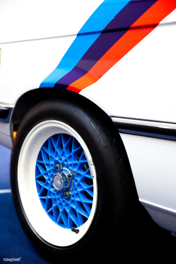 Vintage car tyre close up | Free public domain photo - 560214 Vintage car tyre close up | Free public domain photo - 560214