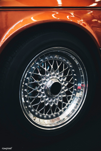 Vintage car tyre close up | Free public domain photo - 560239 Vintage car tyre close up | Free public domain photo - 560239
