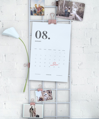 Wall display hanging calendar mock-up Free Psd