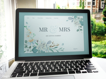 Wedding blog on a laptop screen mockup | Free stock psd mockup - 539184