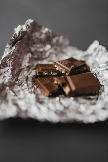 White and nut chocolate bars White and nut chocolate bars