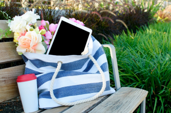White Ipad With Black Screen in Tote Bag White Ipad With Black Screen in Tote Bag