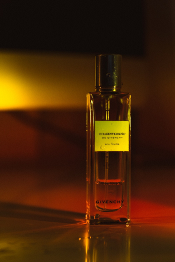 White Labeled Perfume Bottle White Labeled Perfume Bottle