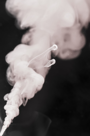 White smoke with black background Free Photo White smoke with black background Free Photo