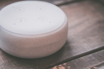 White Speaker White Speaker