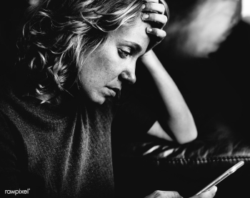 White woman using mobile phone | Free stock photo - 391609 White woman using mobile phone | Free stock photo - 391609