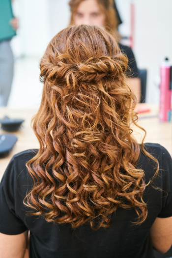 Woman's Hairstyle Woman's Hairstyle
