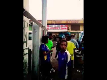 Woman Beats Up Man in Public - PNG Fight 2019 - YouTube