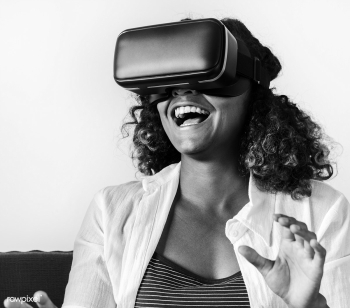 Woman experiencing the virtual reality goggle.. | Free stock photo - 400141 Woman experiencing the virtual reality goggle.. | Free stock photo - 400141