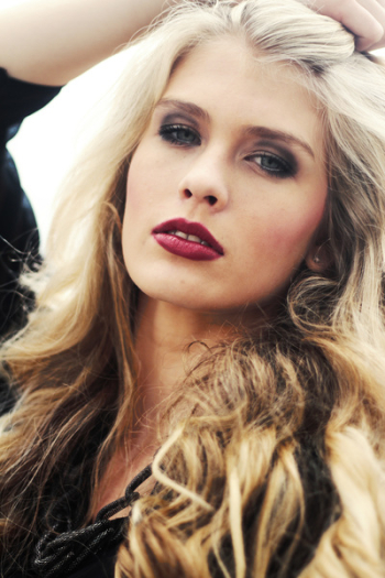 Woman In Red Lipstick Woman In Red Lipstick