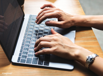Woman typing | Free stock photo - 414213 Woman typing | Free stock photo - 414213