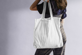 Woman using reusable tote bag, | Free Photo - rawpixel Woman using reusable tote bag, | Free Photo - rawpixel