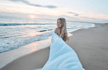 woman walking in beach