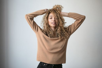 women's brown long-sleeved blouse women's brown long-sleeved blouse