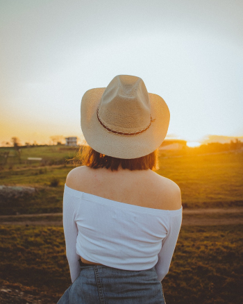 Women Wearing Sun Hat Women Wearing Sun Hat