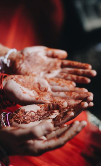 women with mendhi tattoos women with mendhi tattoos