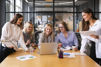 Young female at work meeting mock-up Free Photo