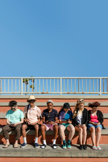 Youth social issues, smartphone addiction | Free stock photo | High Resolution image