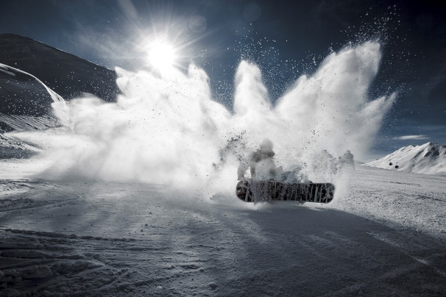 A snowboarder hitting the powdery | Free Photo - rawpixel