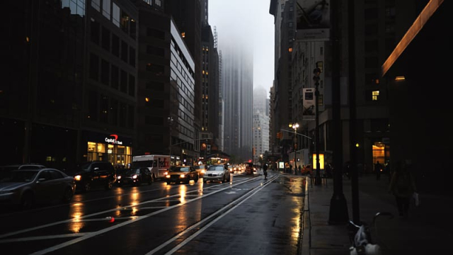 Assorted vehicles near commercial buildings, New York City Desktop 4K resolution Ultra-high-definition television, street light transparent background PNG clipart
