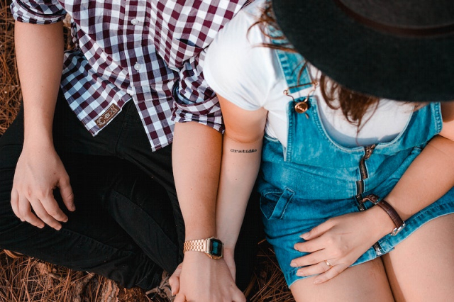 Free couple holding hand image, | Free Photo - rawpixel