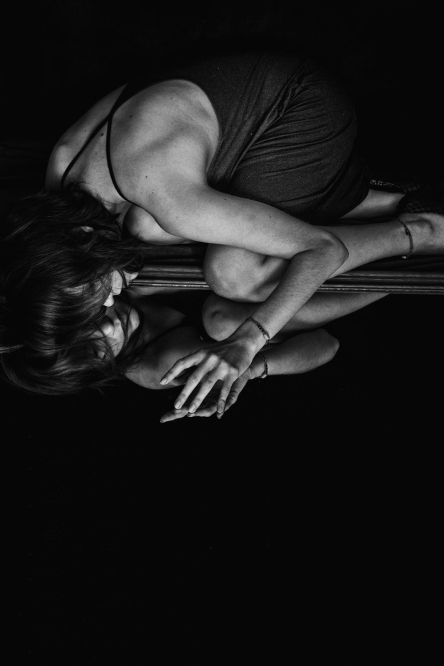 Free stock photo of adult, beautiful woman, black-and-white