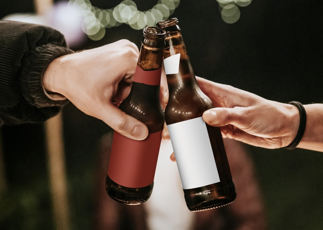 Label mockup on bottles psd | Free PSD Mockup - rawpixel