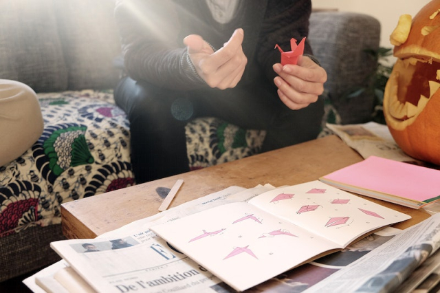Perso folding origami. Free public | Free Photo - rawpixel