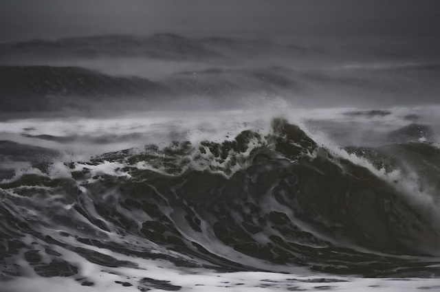 Sea waves crashing close up. | Free Photo - rawpixel